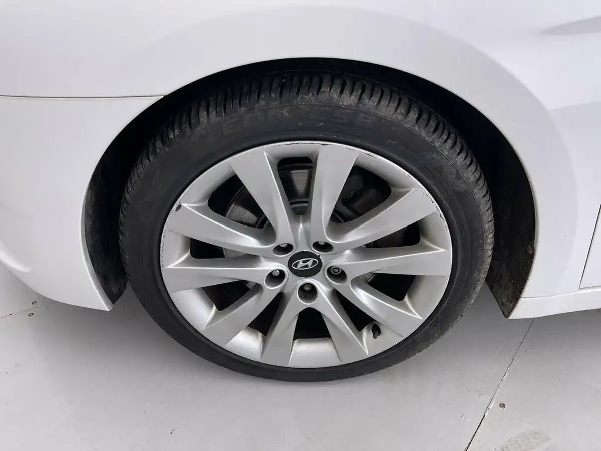 2014-hyundai-i40-17td-premium-136ps-estate-5d-auto-big-10
