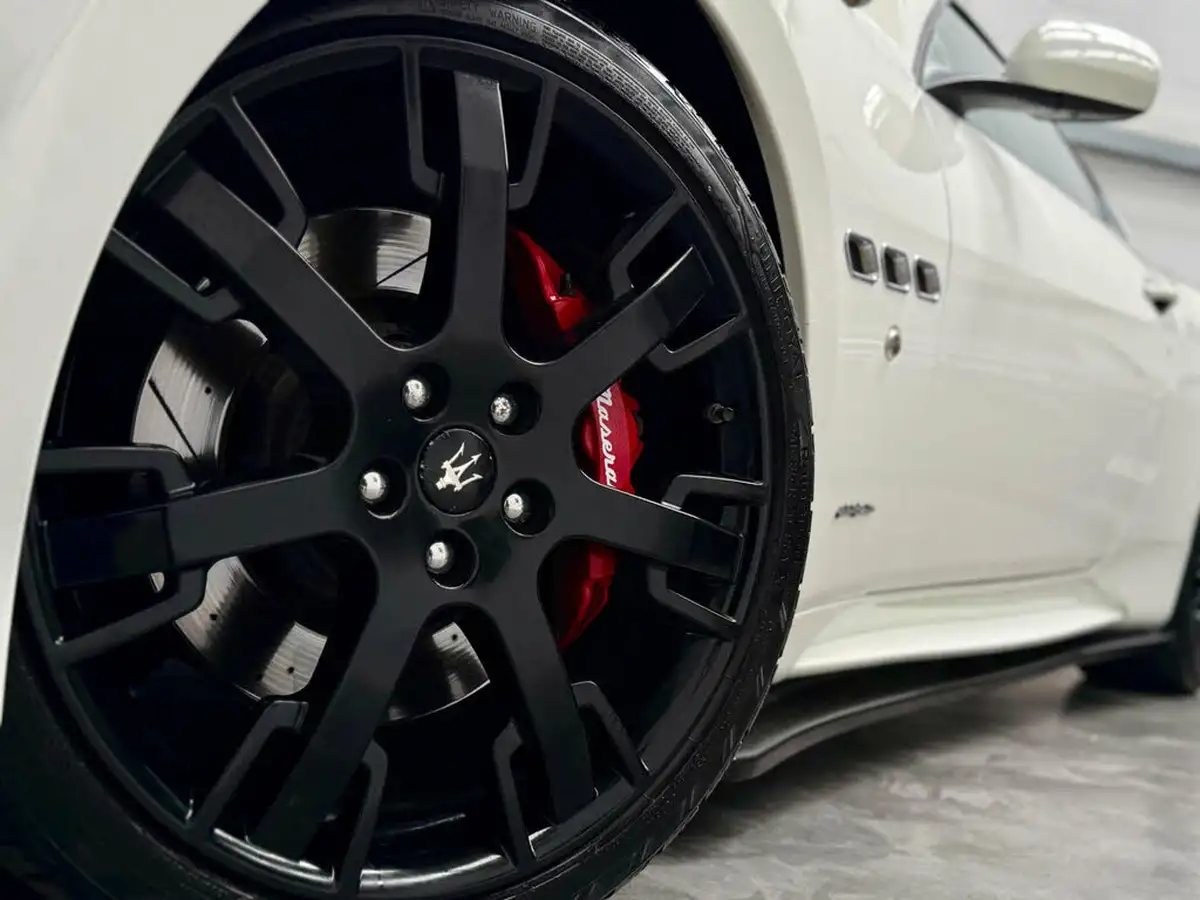 2015-maserati-granturismo-47-sport-mc-shift-big-24