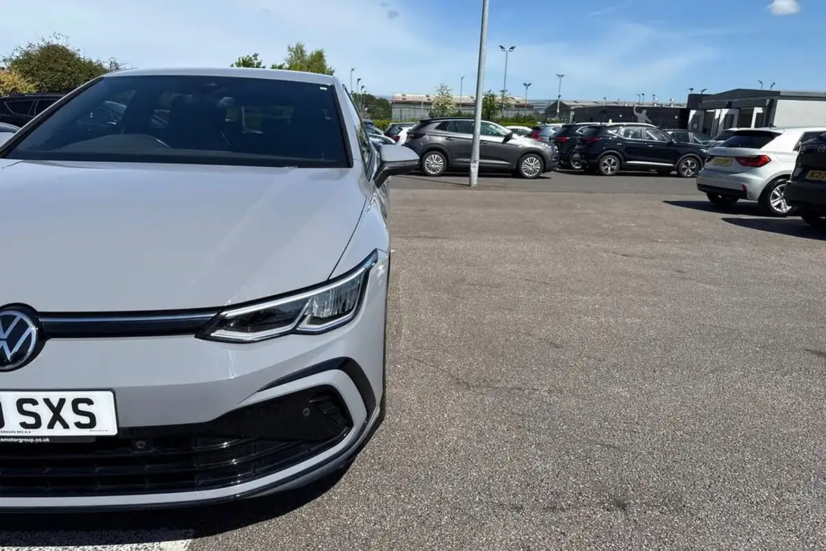 2020-volkswagen-golf-15-tsi-r-line-150ps-hatchback-5d-big-25