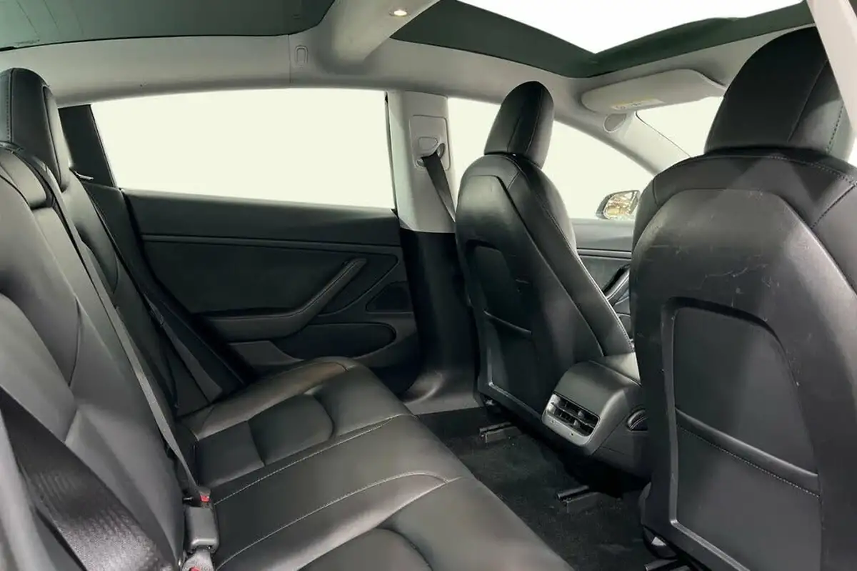 2020-tesla-model-3-e-long-range-big-7