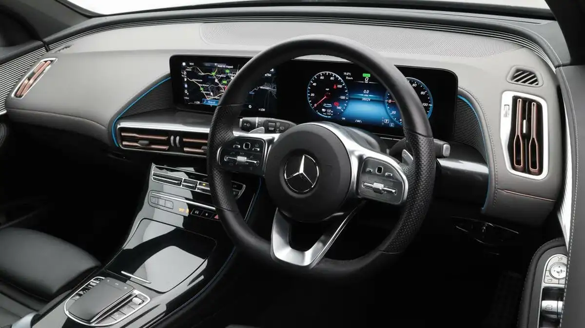 2022-mercedes-benz-eqc-e-eqc-400-amg-line-big-9