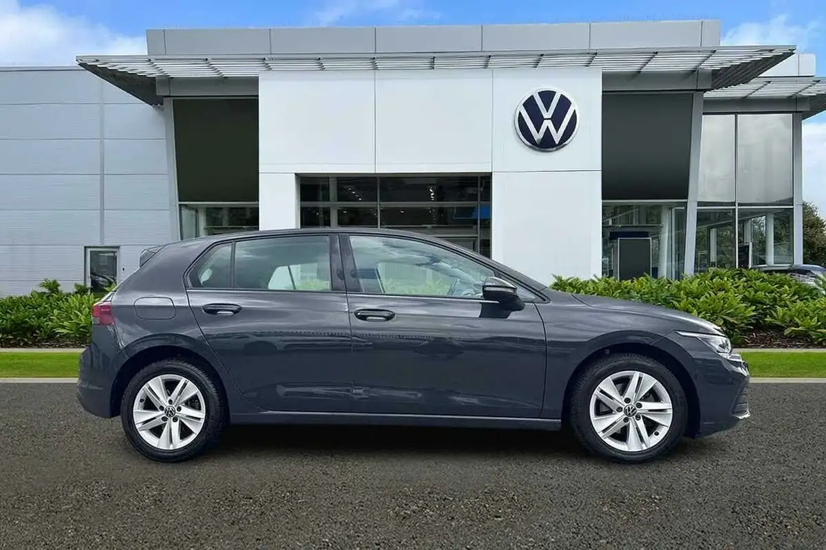 2022-volkswagen-golf-15-etsi-life-150ps-hatchback-big-3