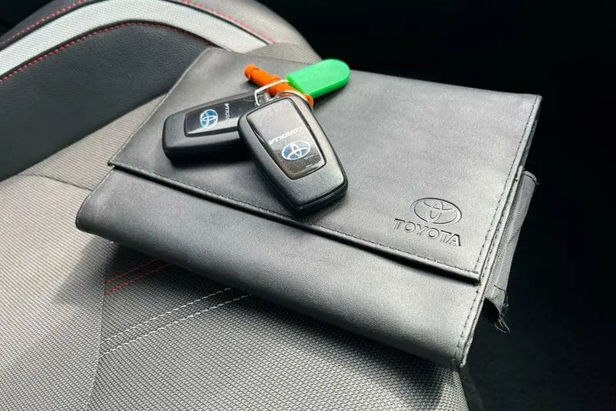2021-toyota-corolla-18-vvt-i-gr-sport-trk-hatchback-big-21