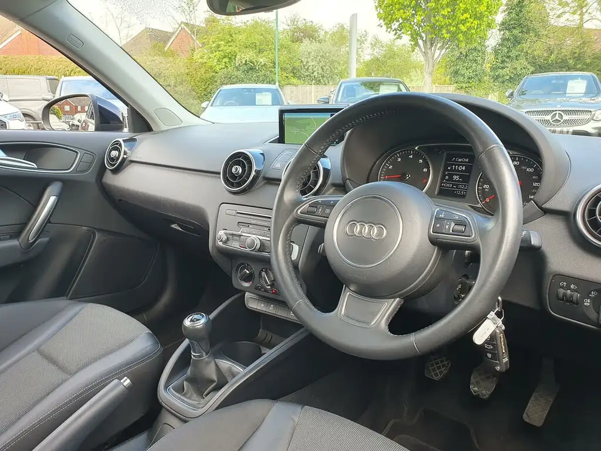 2018-audi-a1-14-tfsi-sport-nav-hatchback-3d-big-29