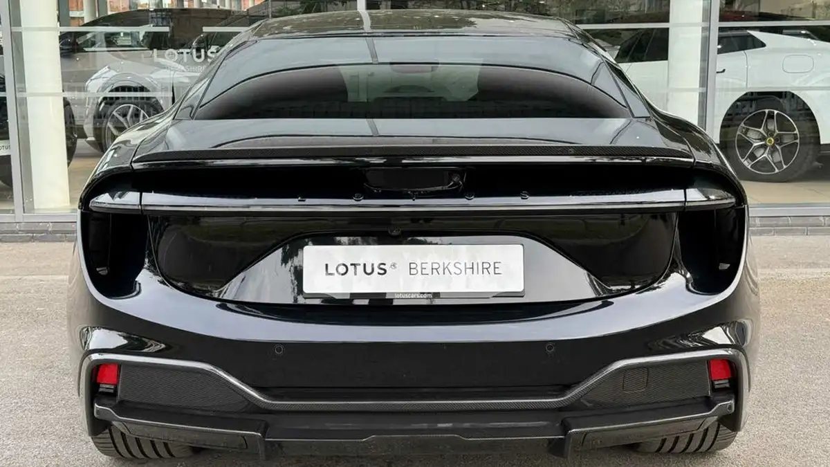 2024-lotus-emeya-e-r-big-27