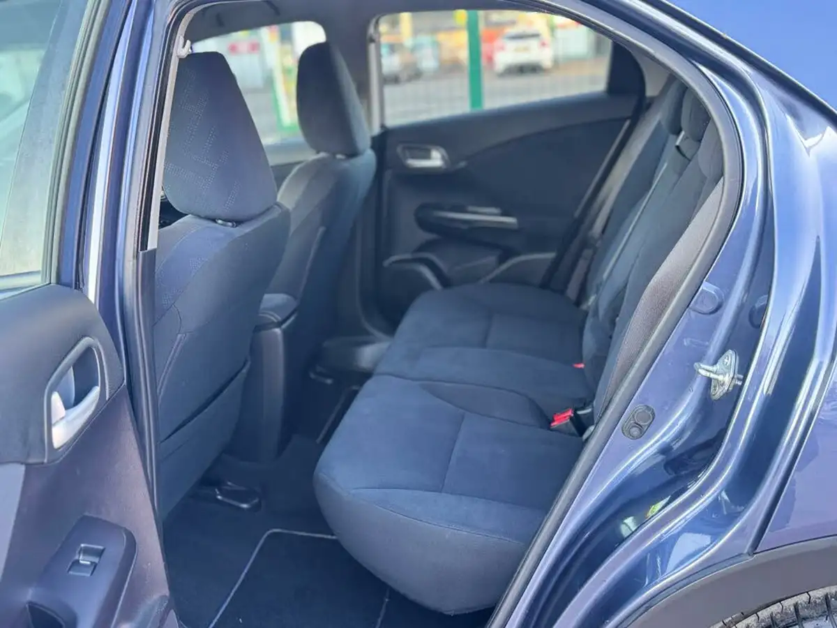2014-honda-civic-16td-se-plus-t-hatchback-big-44