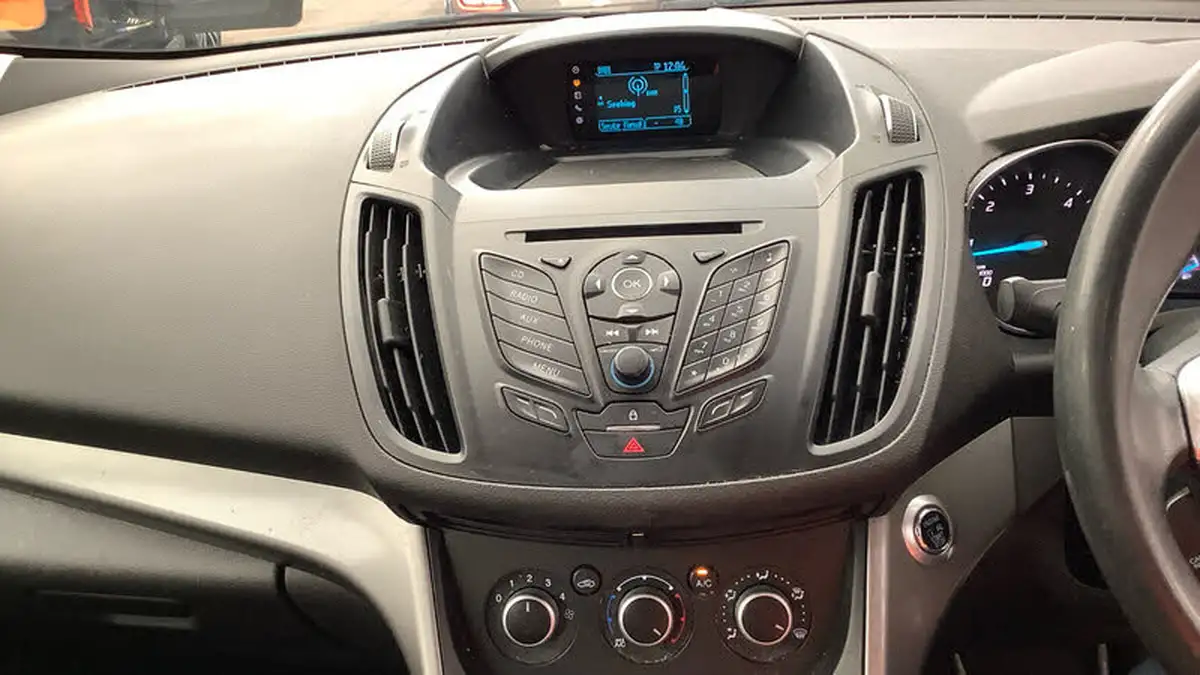 2015-ford-kuga-20tdci-zetec-150ps-big-9