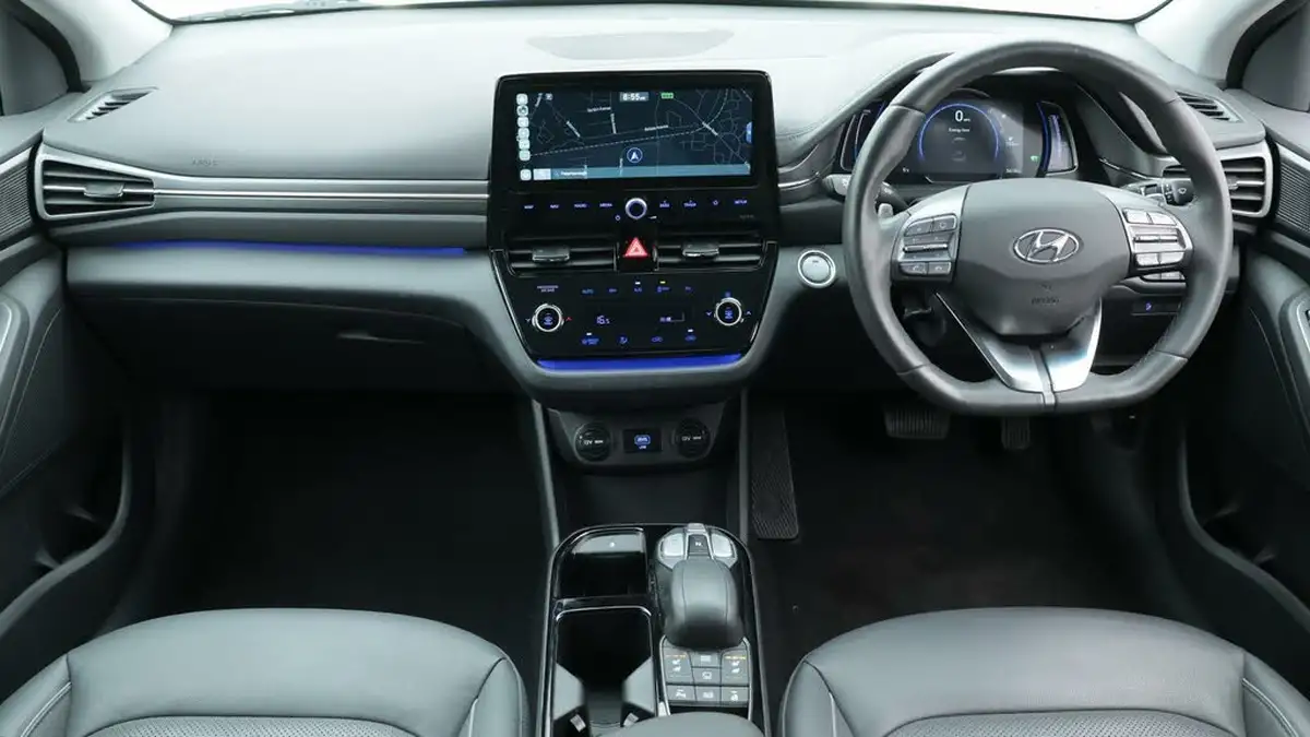 2021-hyundai-ioniq-e-premium-se-electric-100kw-big-13