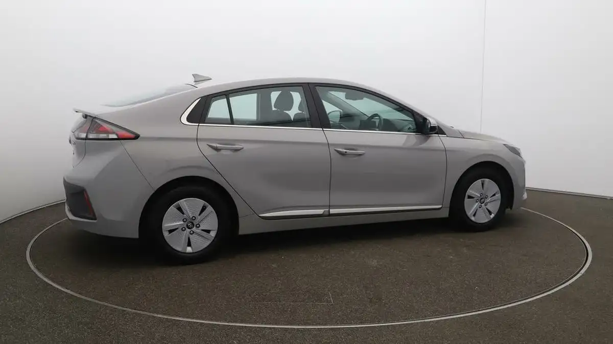 2021-hyundai-ioniq-16-gdi-premium-hybrid-big-49