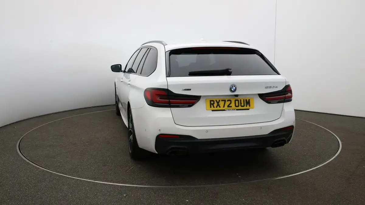 2022-bmw-5-series-20-530e-xdrive-m-sport-touring-5d-big-60