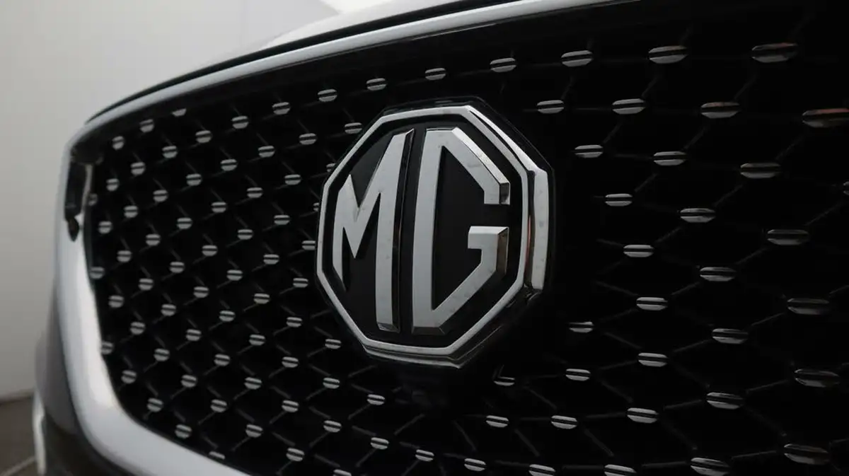 2022-mg-hs-15t-gdi-excite-162ps-big-20
