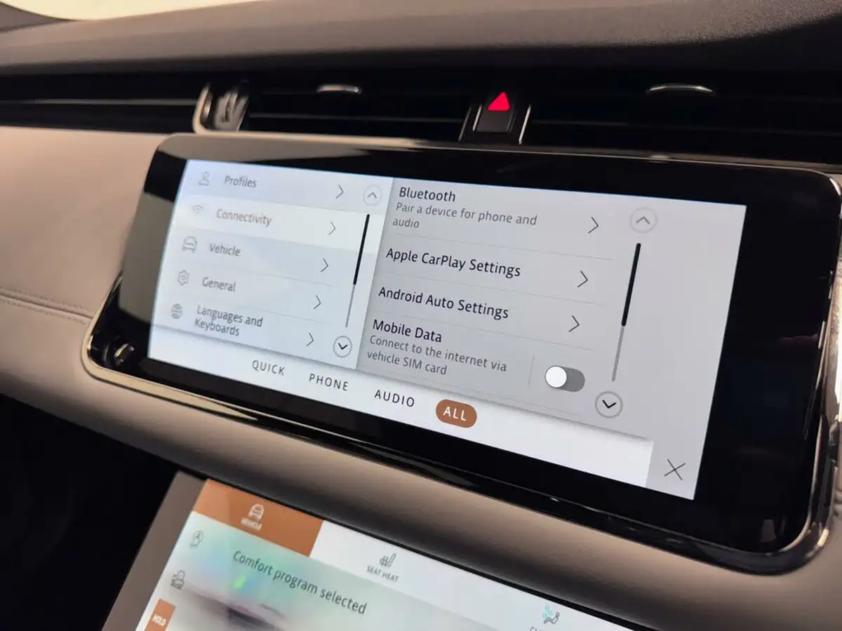 2021-land-rover-range-rover-evoque-15-p300e-r-dynamic-se-big-49