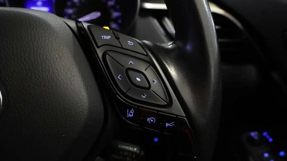2018-toyota-c-hr-18-vvt-i-dynamic-big-23