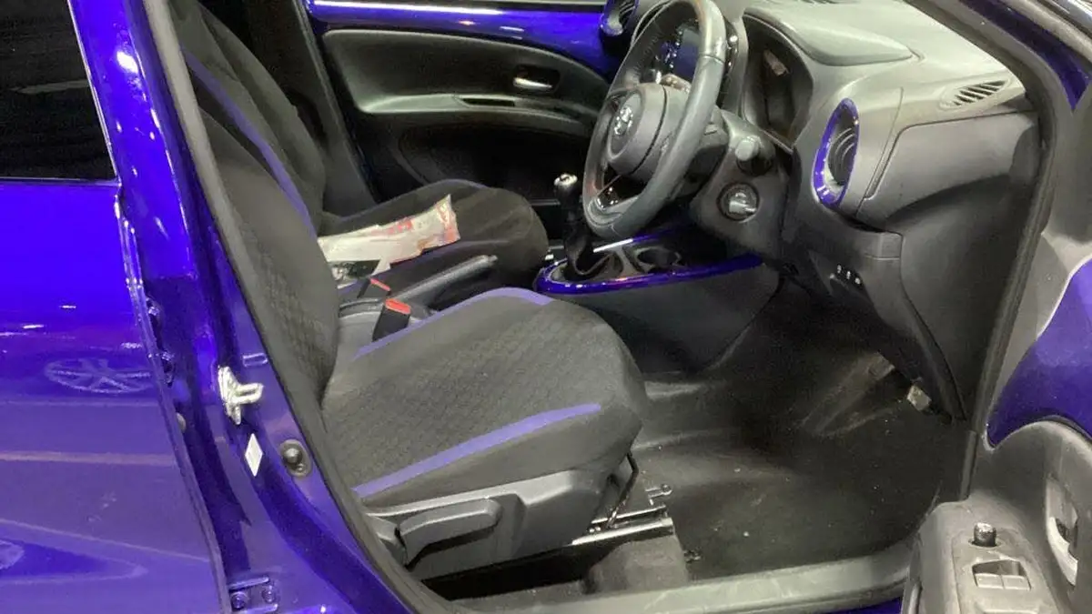 2022-toyota-aygo-x-10-vvt-i-edge-big-8