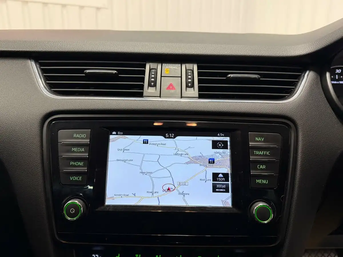 2015-skoda-octavia-20tdi-scout-184ps-dsg-big-25