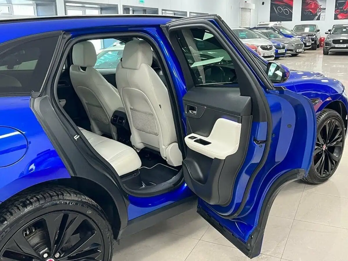 2016-jaguar-f-pace-30td-1st-edition-big-36