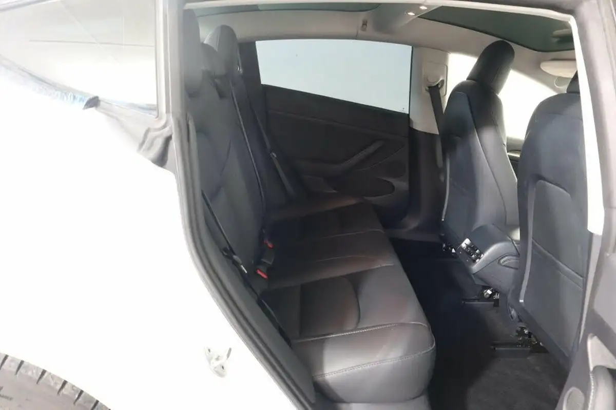 2021-tesla-model-3-e-long-range-4x4-big-16