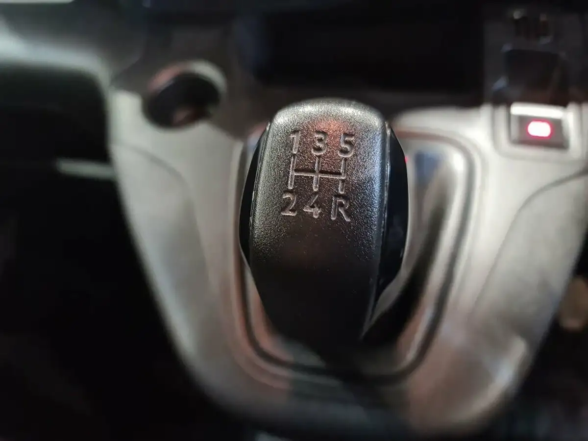 2021-toyota-proace-city-15d-icon-100hpeu6dt-e-l1-big-38
