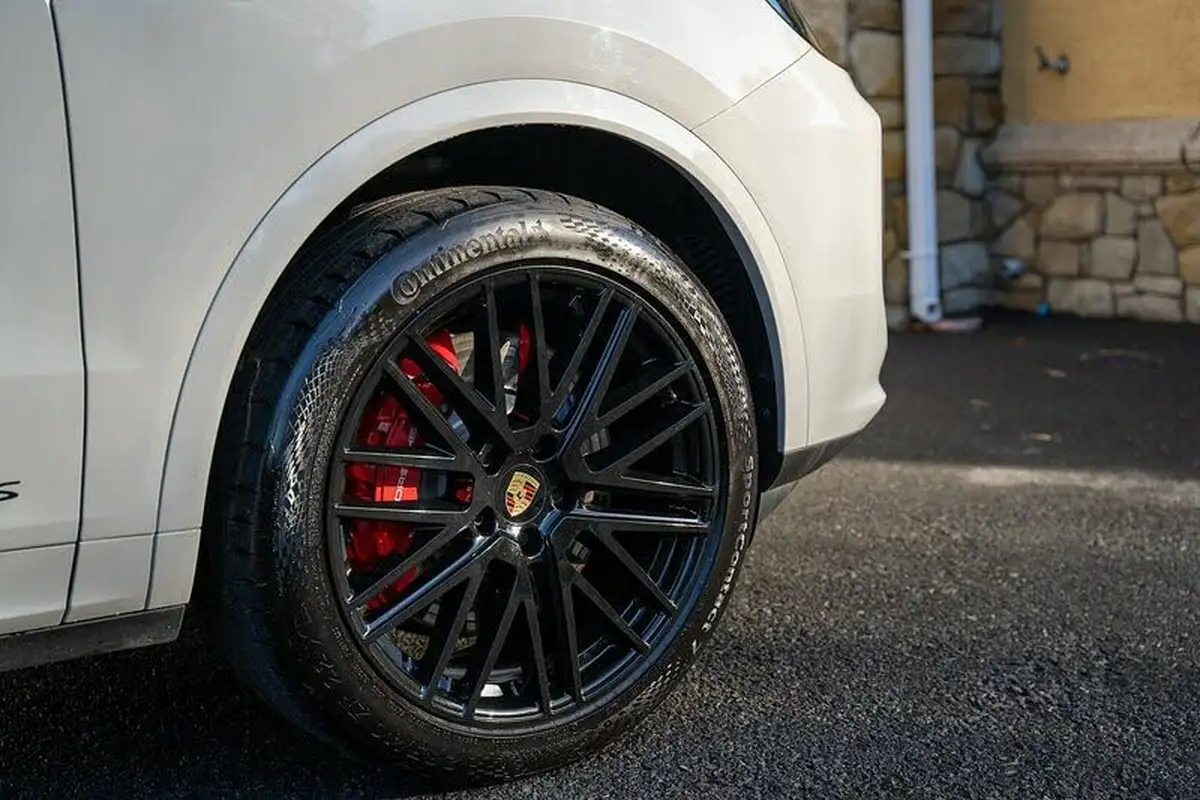 2024-porsche-cayenne-40-v8-station-wagon-big-4
