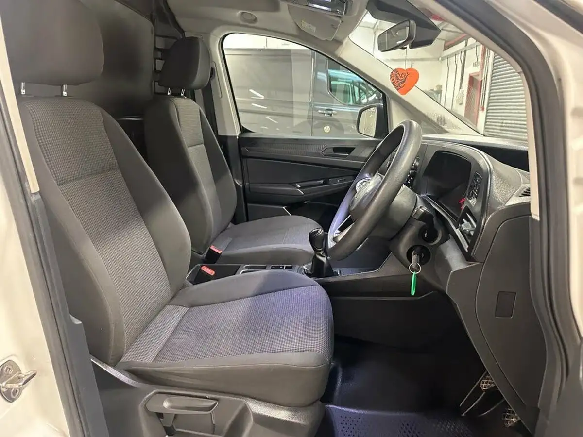 2021-volkswagen-caddy-20tdi-c20-cargo-commerce-102pseu6d-big-11