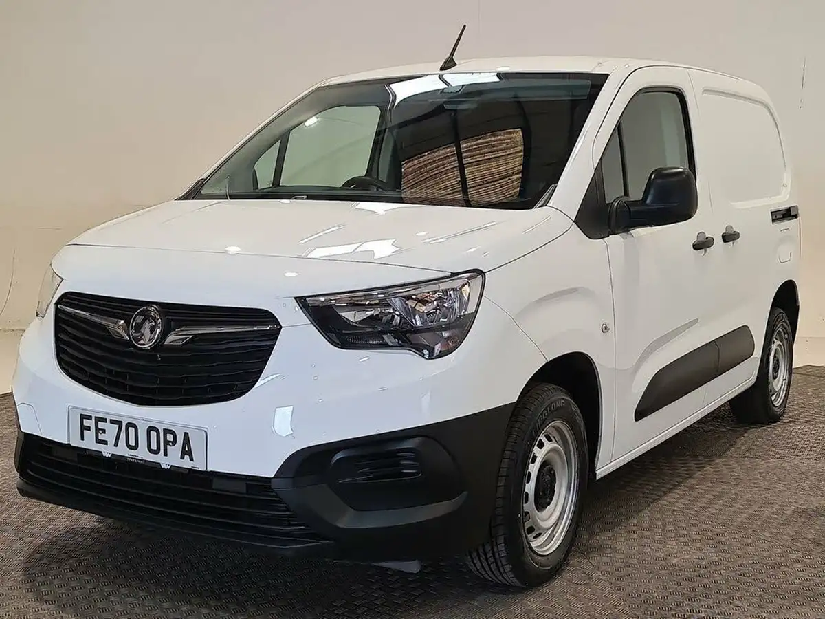 2020-vauxhall-combo-15cdti-edition-2000-100pseu6d-t-big-9