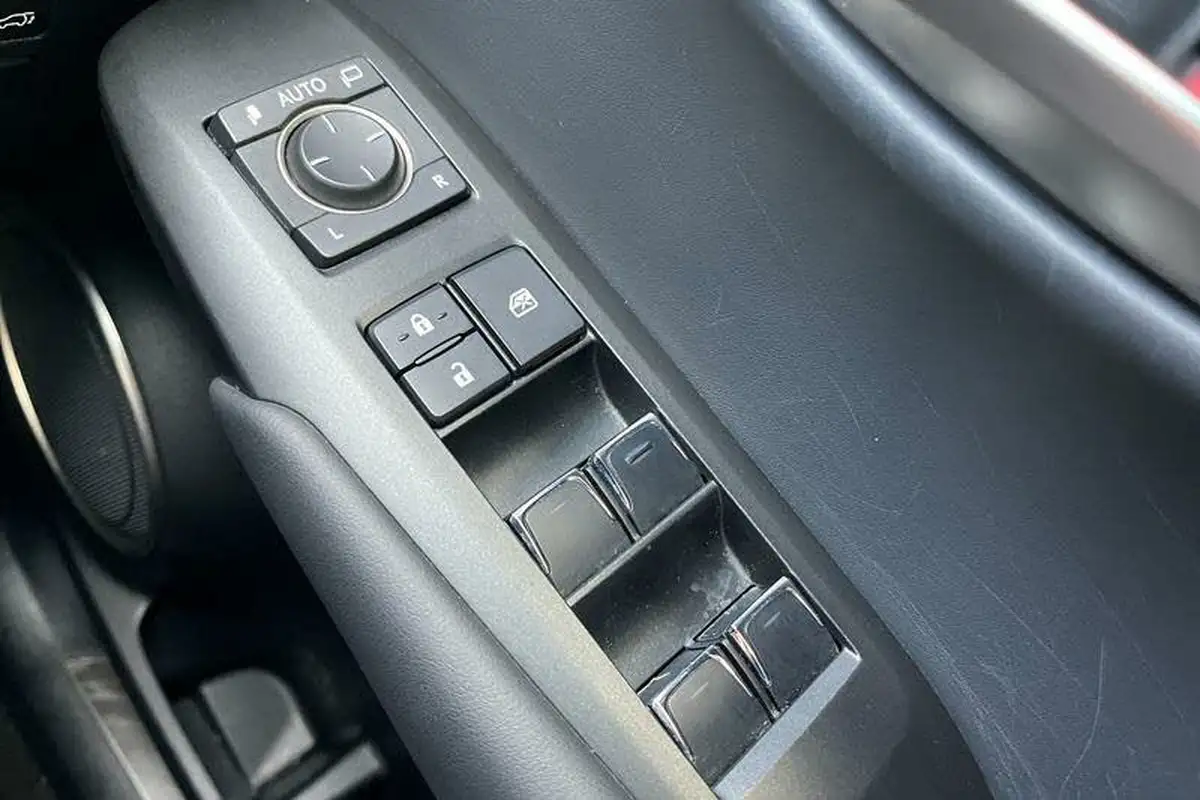 2019-lexus-nx-300h-25-f-sport-panroof-big-15