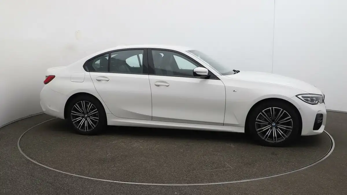 2020-bmw-3-series-20-330e-m-sport-saloon-4d-big-40