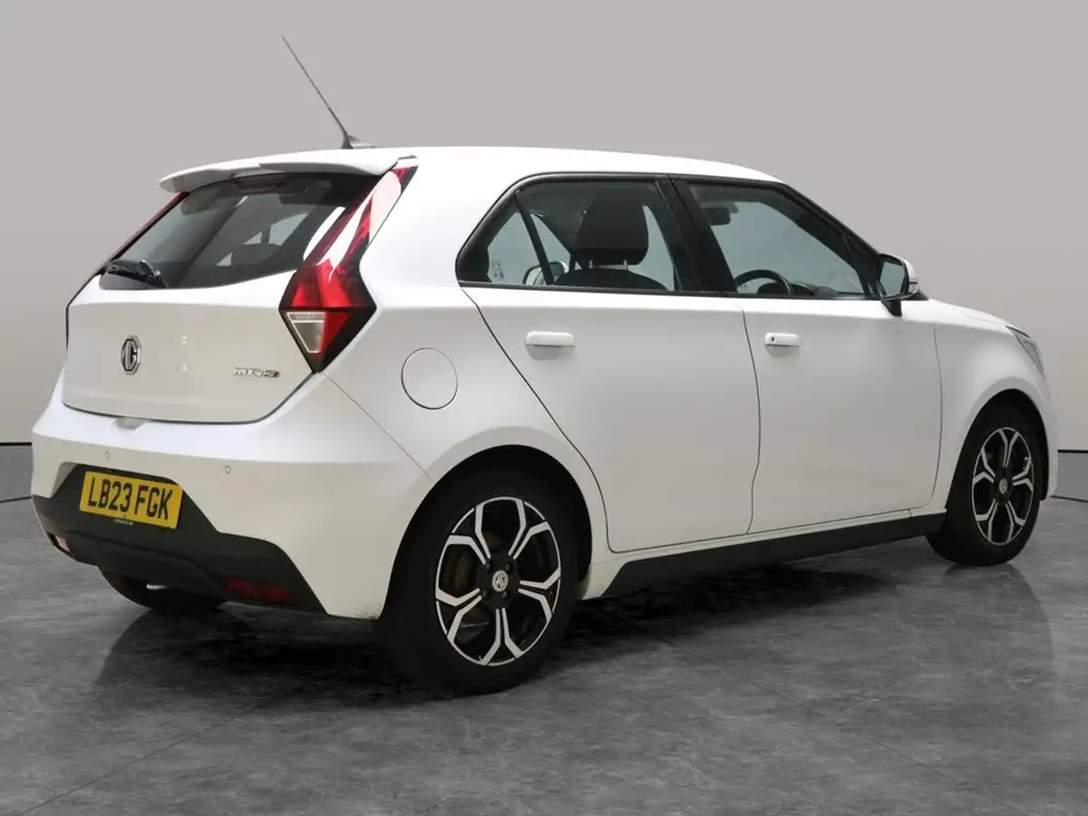 2023-mg-mg3-15-vti-tech-exclusive-nav-big-6