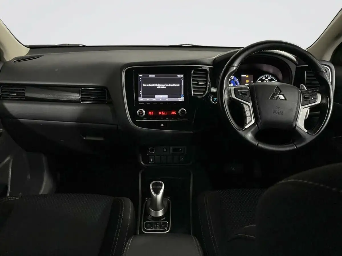 2020-mitsubishi-outlander-24-design-phev-big-2