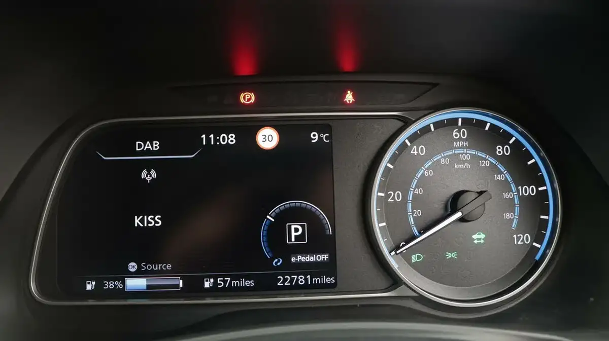 2020-nissan-leaf-e-tekna-big-10