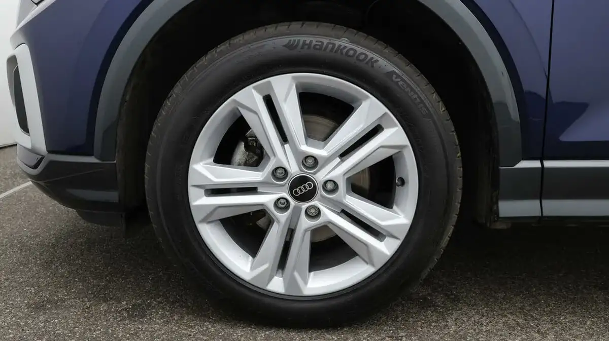 2022-audi-q2-10-30-tfsi-sport-big-18
