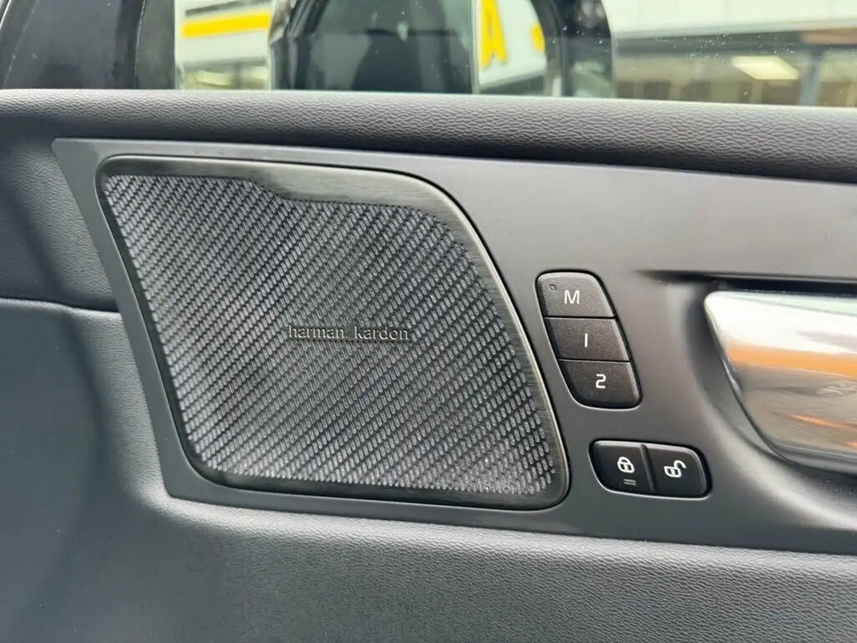 2023-volvo-xc60-20-b5-plus-big-27