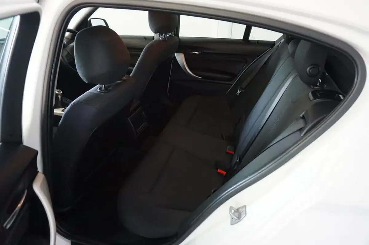 2013-bmw-1-series-16-114i-se-ss-5d-big-34