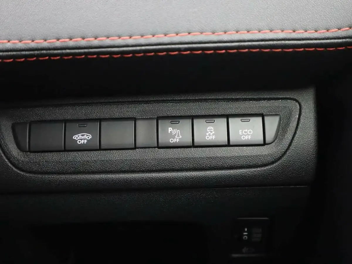 2018-peugeot-208-16-thp-gti-prestige-big-33