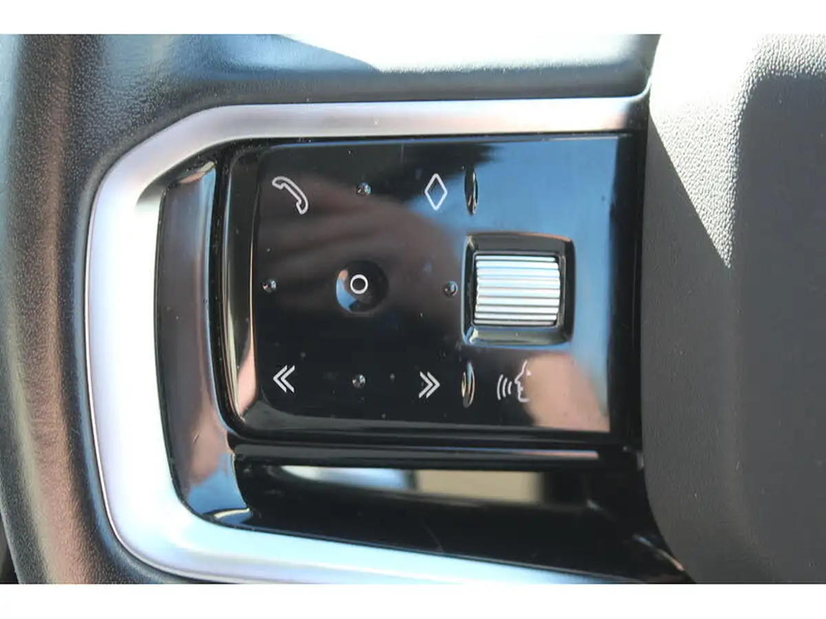 2021-land-rover-range-rover-velar-20-d200-s-big-24
