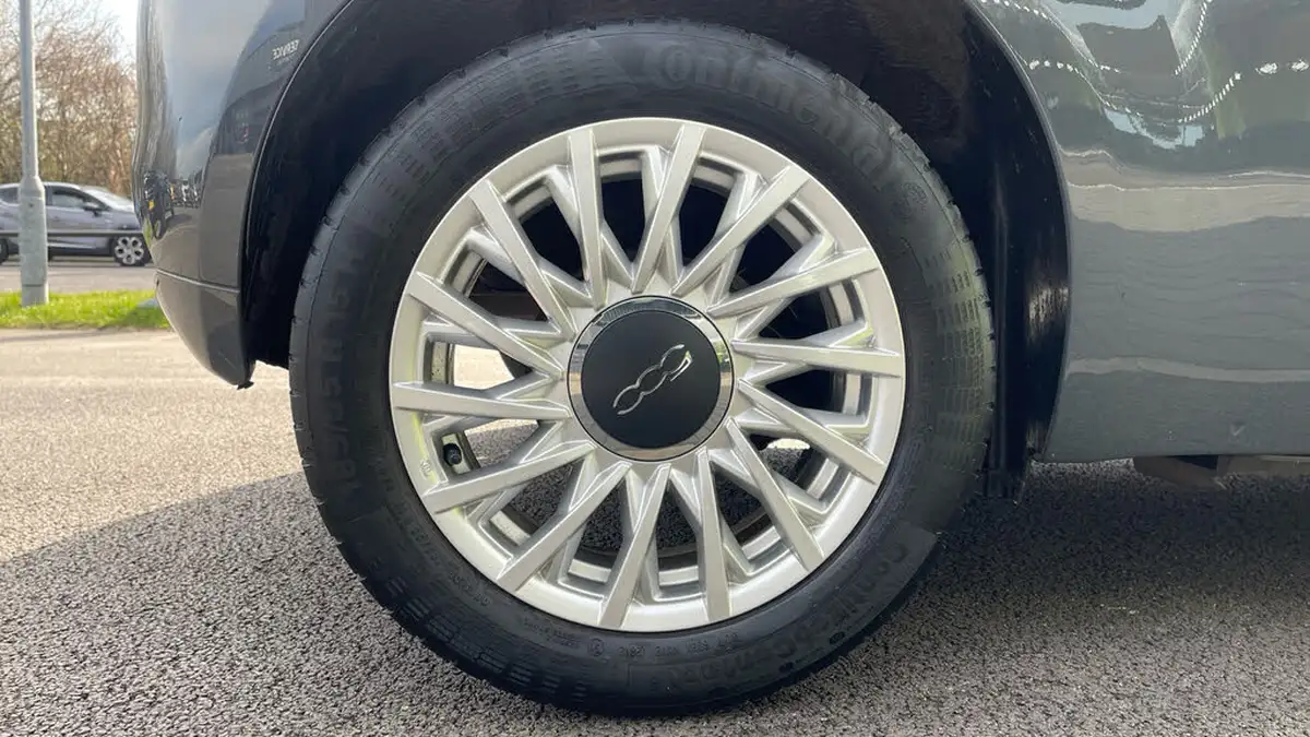 2018-fiat-500-12-lounge-big-18