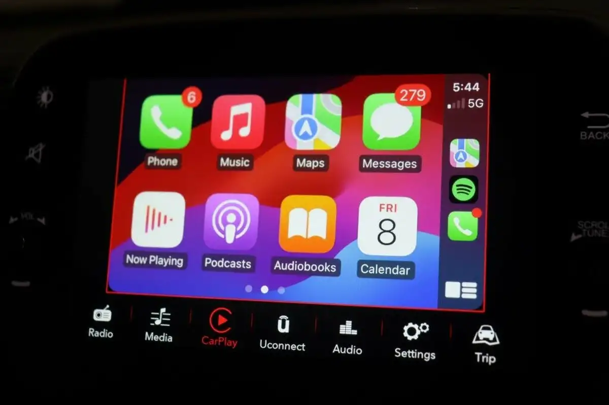 2021-fiat-500c-10-lounge-big-1