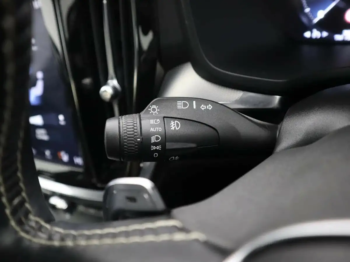 2019-volvo-s60-20-t5-r-design-plus-big-22