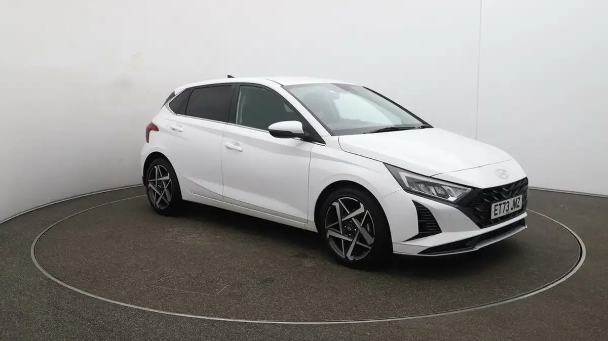 2024-hyundai-i20-10-t-gdi-premium-two-tone-roof-big-36