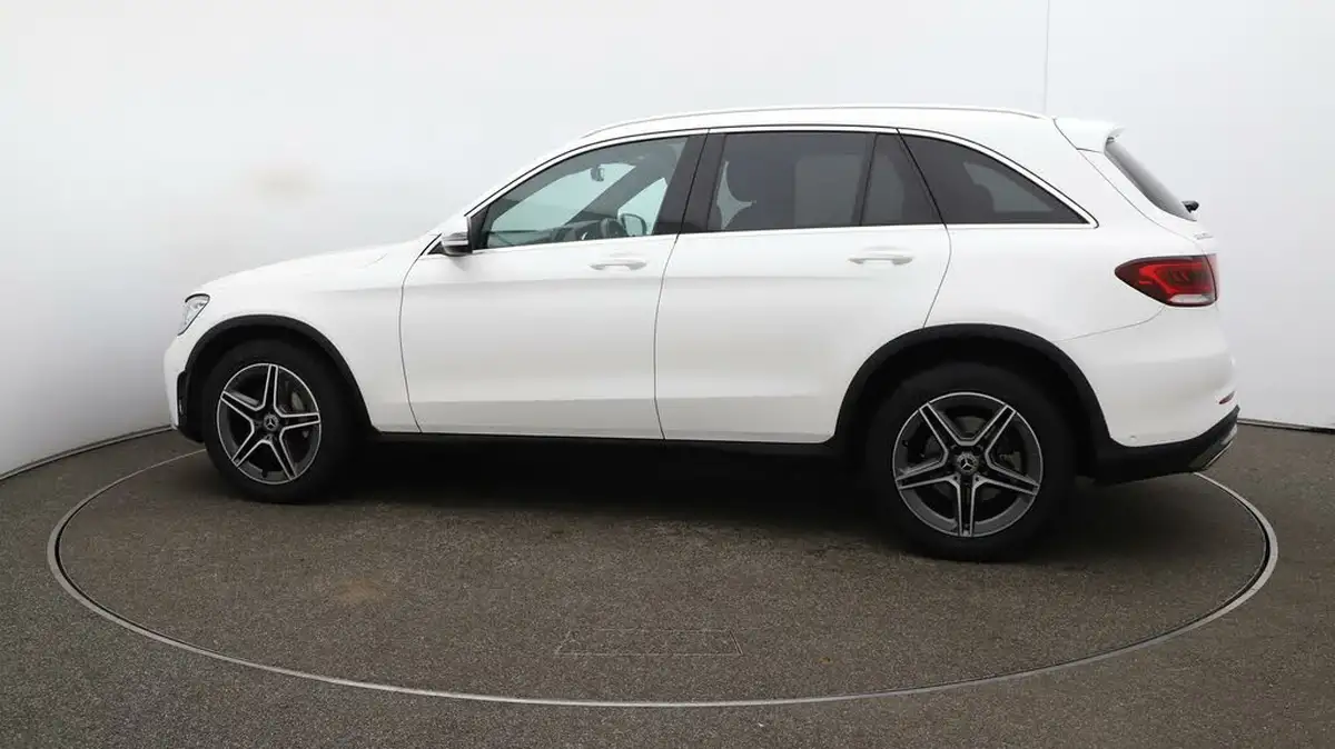2020-mercedes-benz-glc-class-20d-glc220d-amg-line-station-wagon-5d-4matic-plus-big-48