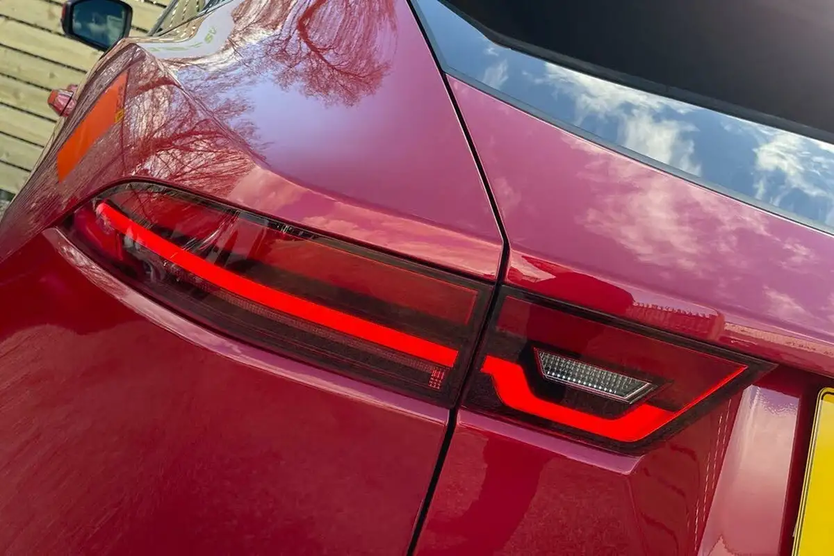 2020-jaguar-e-pace-20-i4d-r-dynamic-s-180ps-awd-auto-big-18