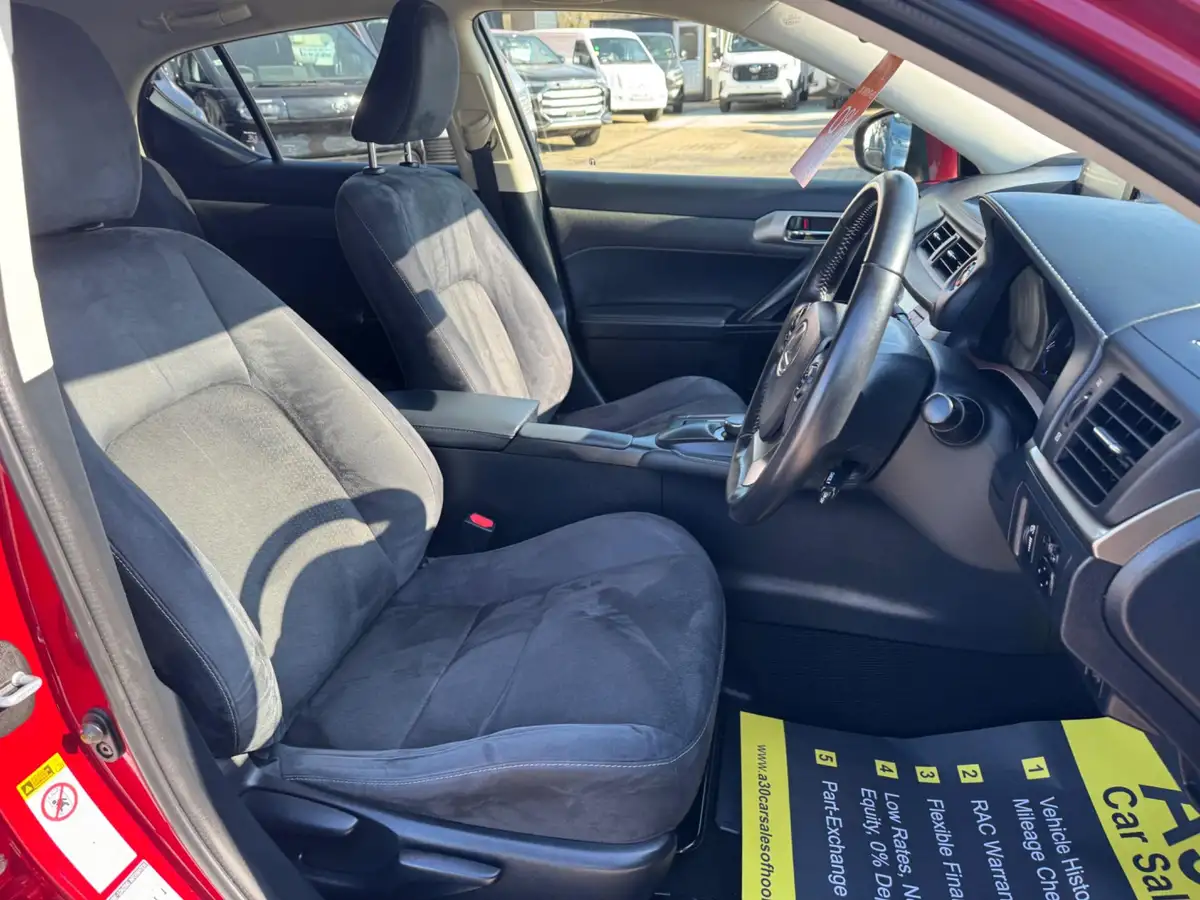 2017-lexus-ct-200h-big-21