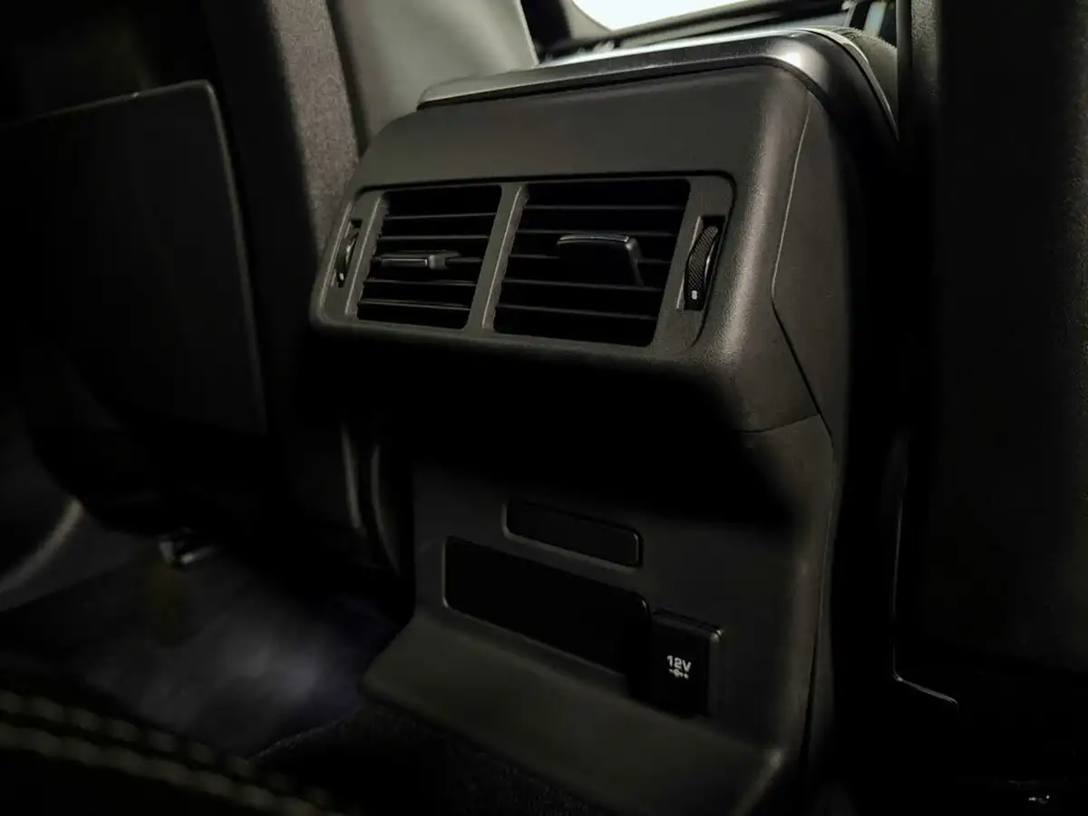2021-land-rover-range-rover-velar-20-p400e-r-dynamic-hse-big-51