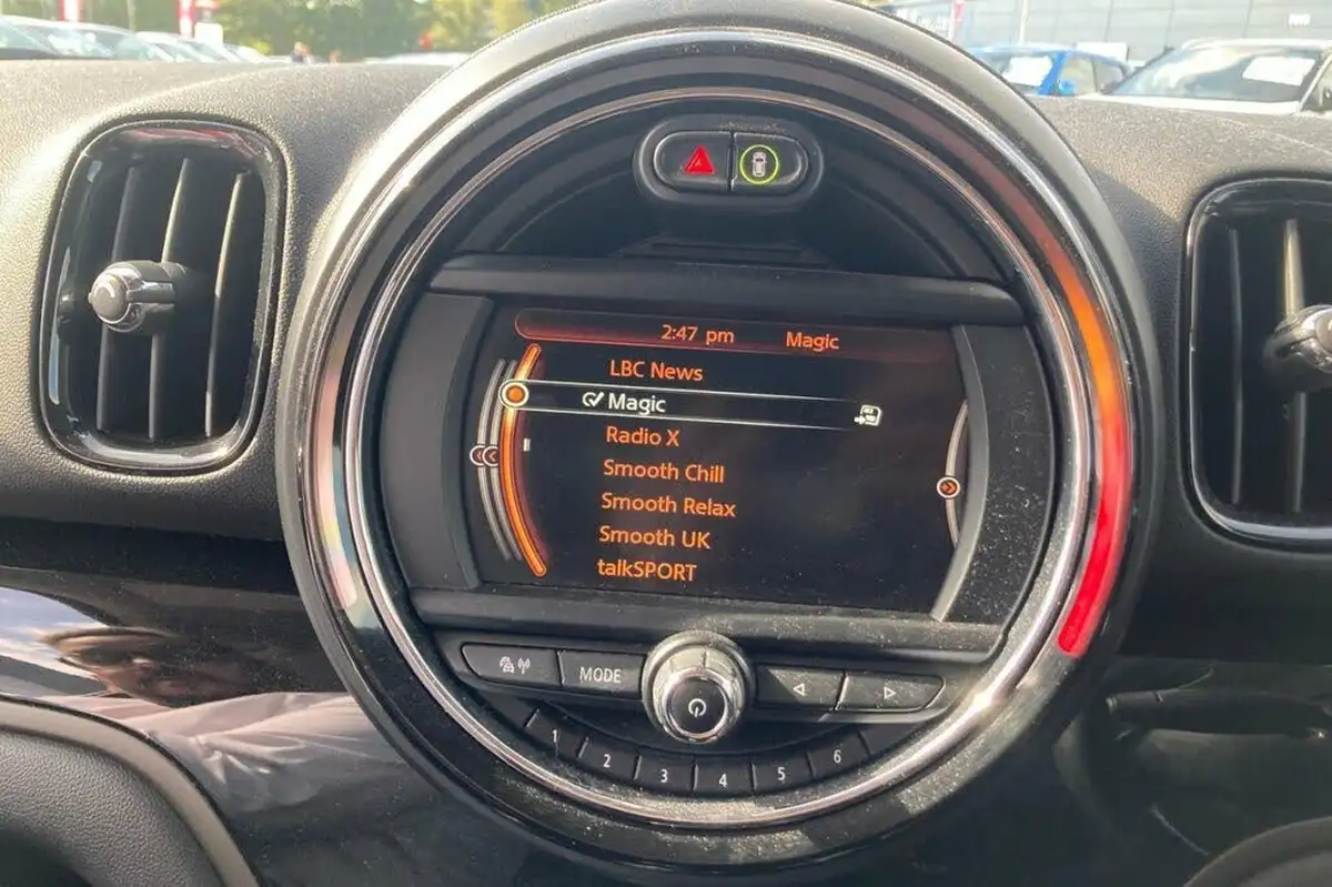 2017-mini-countryman-15-cooper-ss-big-37