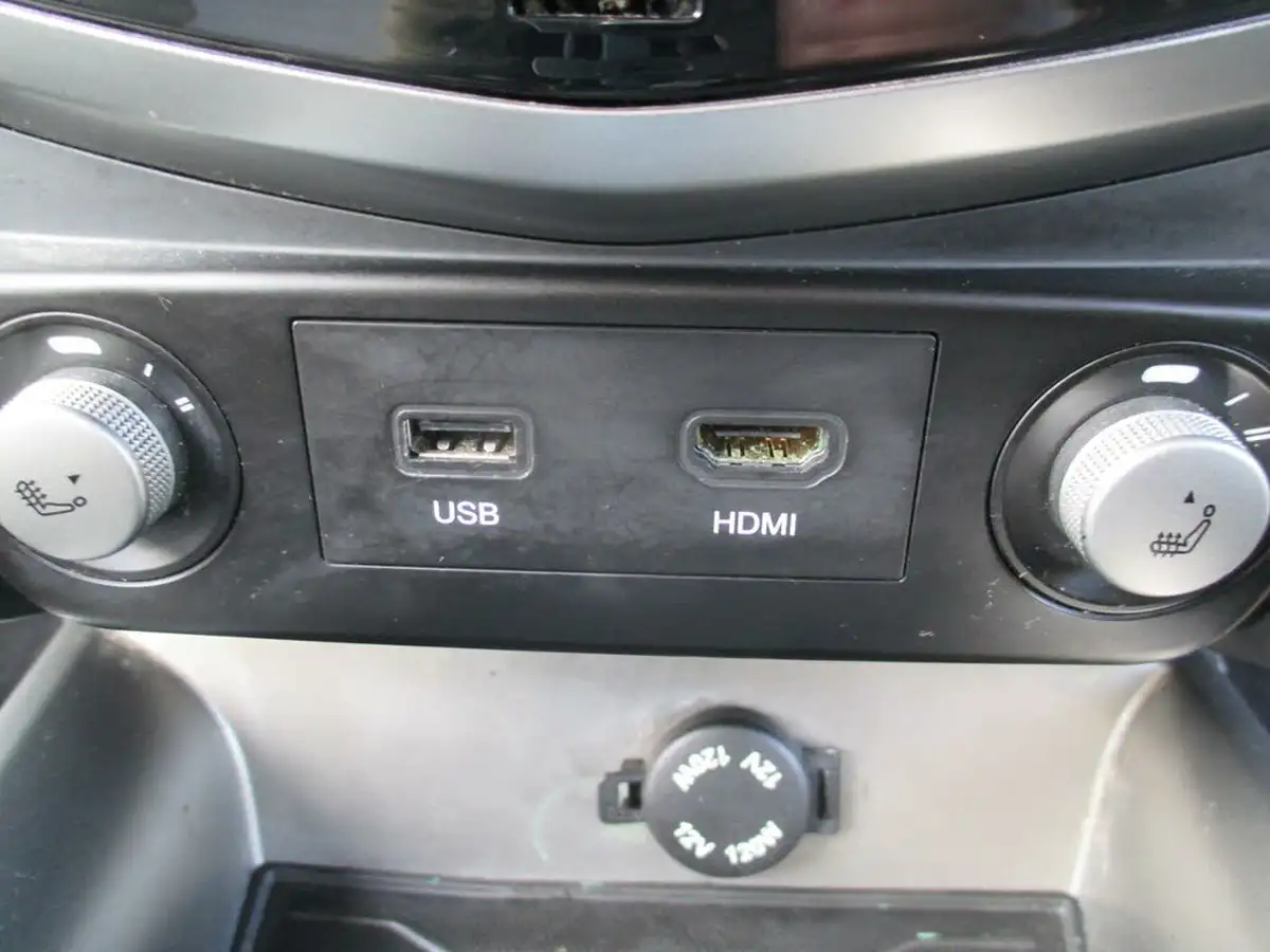 2016-kgm-ssangyong-tivoli-16-ex-big-18