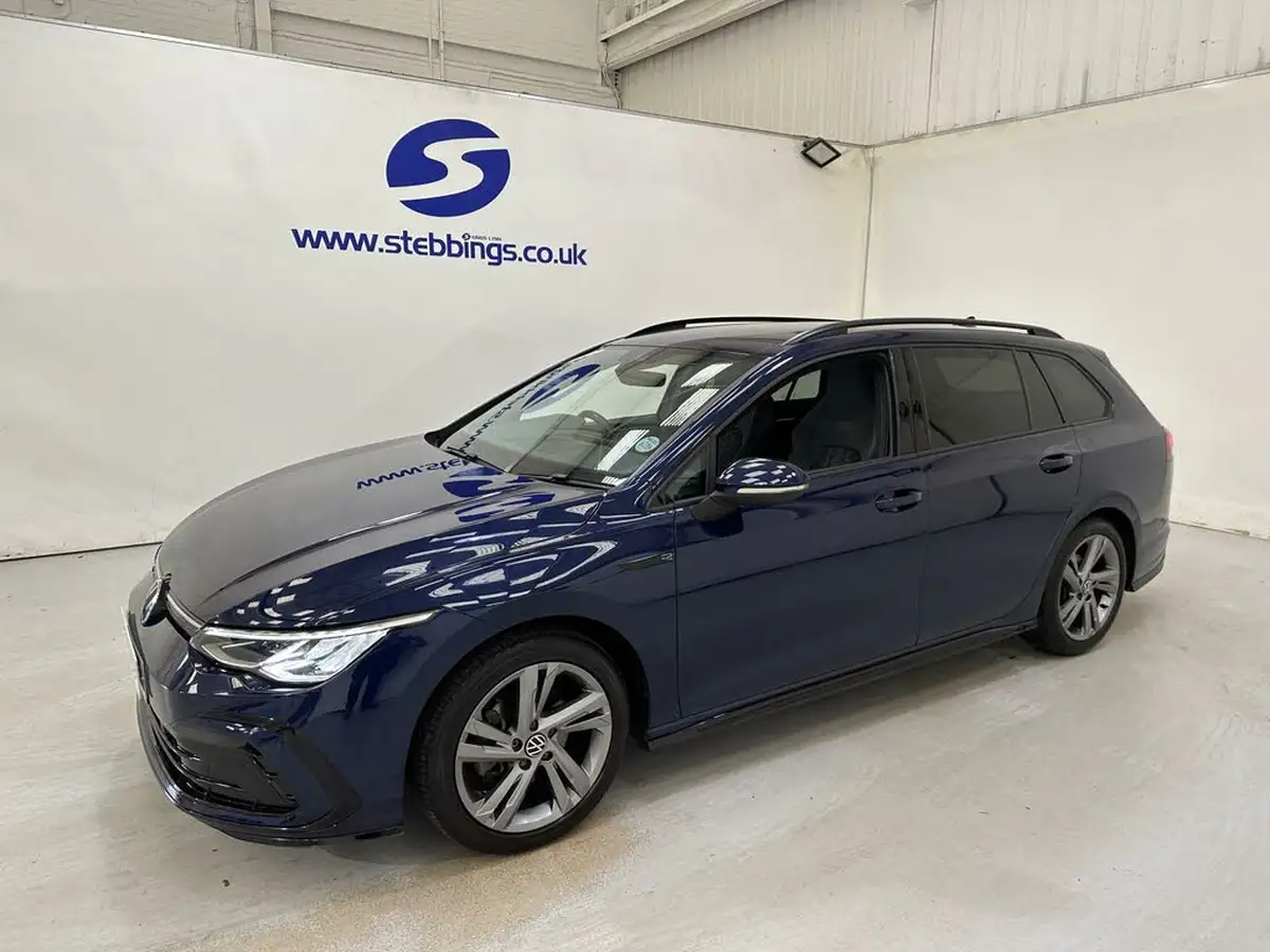 2022-volkswagen-golf-15-etsi-r-line-150ps-estate-big-3