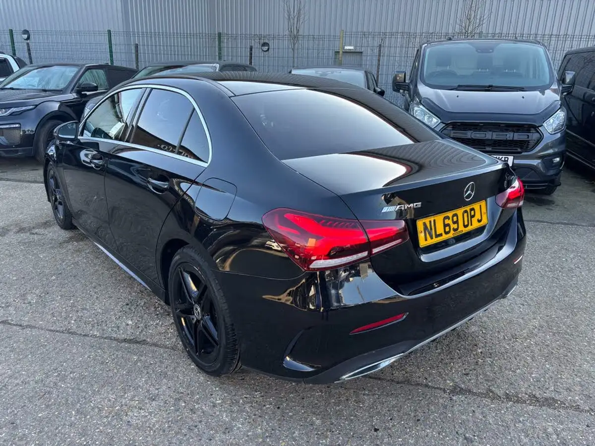 2019-mercedes-benz-a-class-15d-a180d-amg-line-saloon-4d-7g-dct-big-3