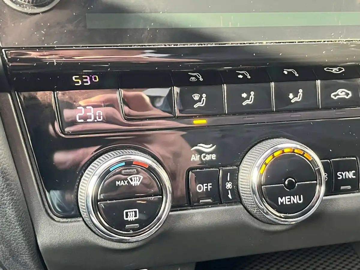 2019-skoda-octavia-20-tsi-vrs-hatchback-big-45