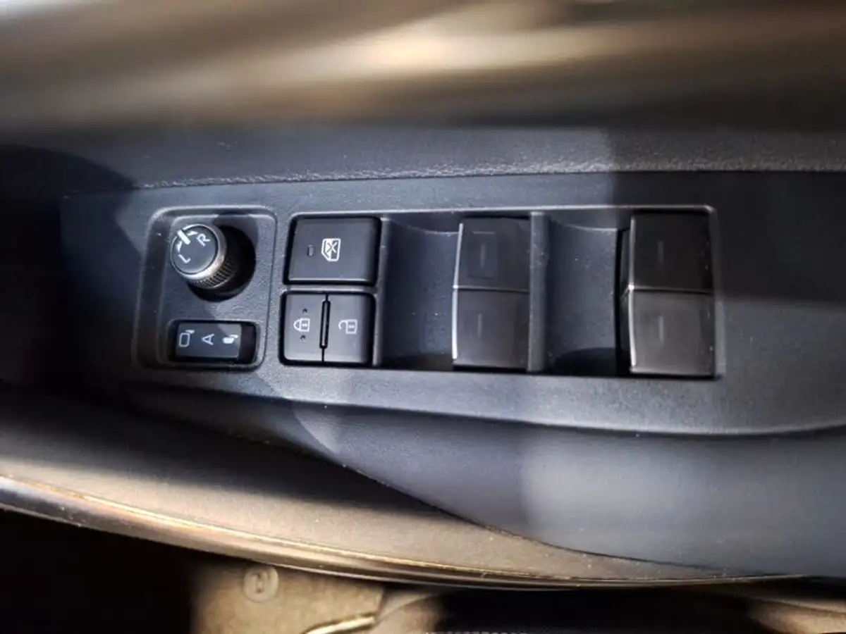 2021-suzuki-swace-18-sz5-big-13