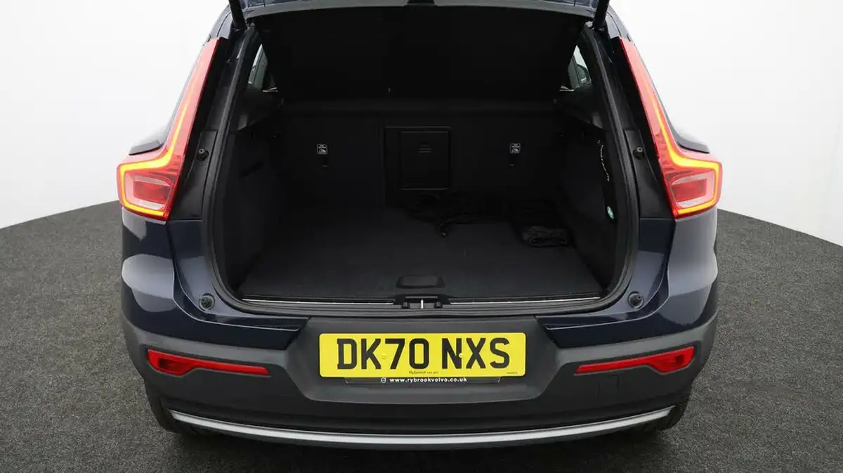 2020-volvo-xc40-15-t3-inscription-geartronic-big-16